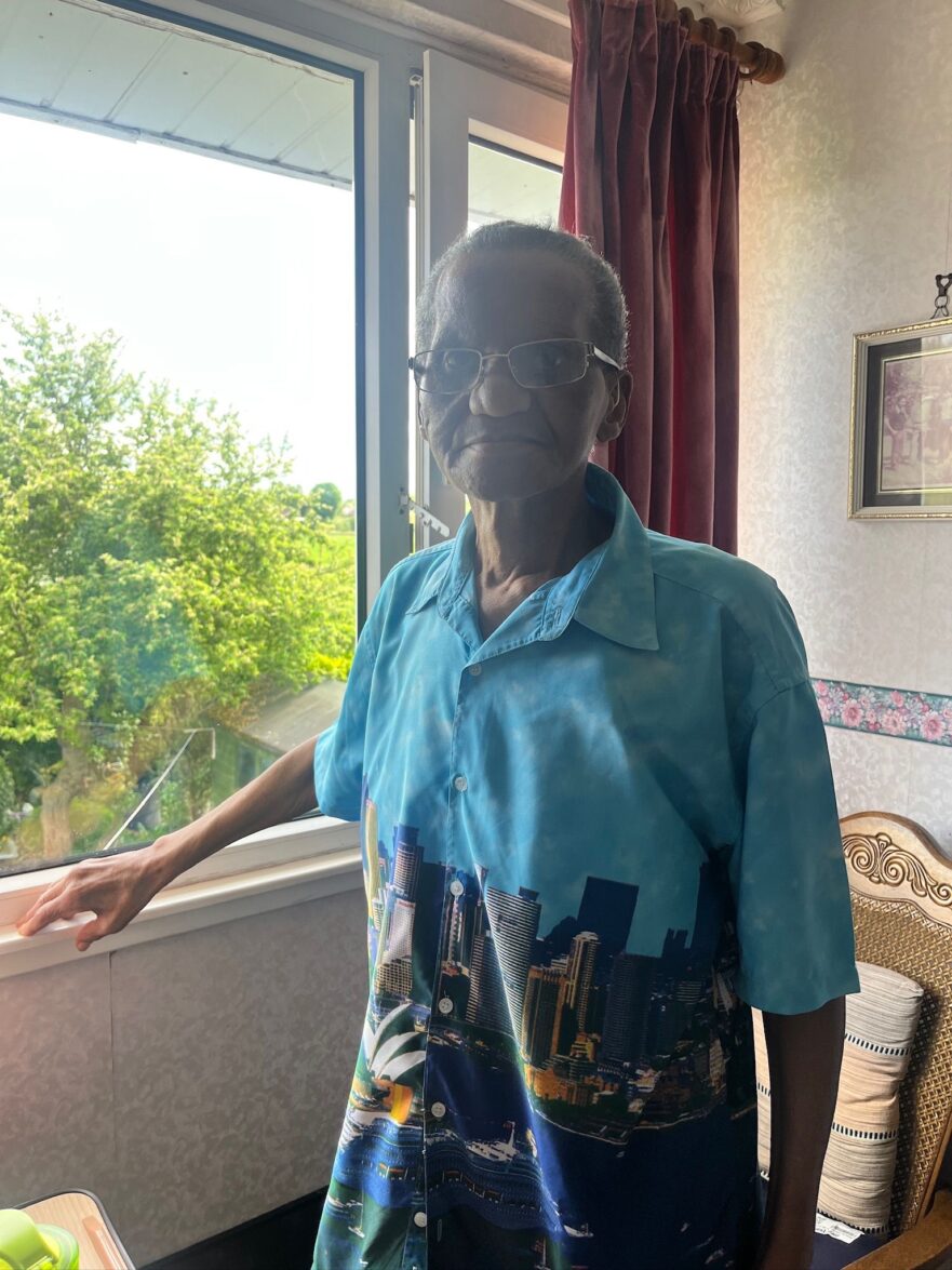 2CA8CFA5-6B19-4F69-8502-FF299D01B8DB